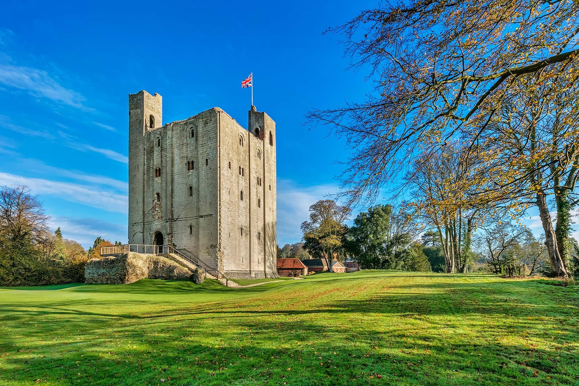 photo of hedingham castle